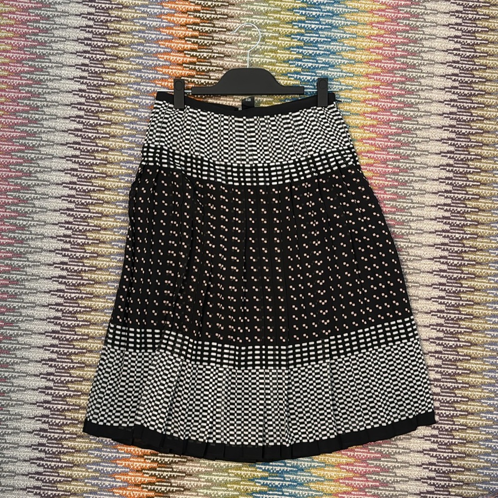 Club Monaco midi skirt size 4– like new!